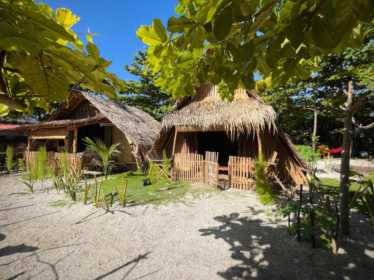 Tribal Huts Community Hostel Daanbantayan Εξωτερικό φωτογραφία