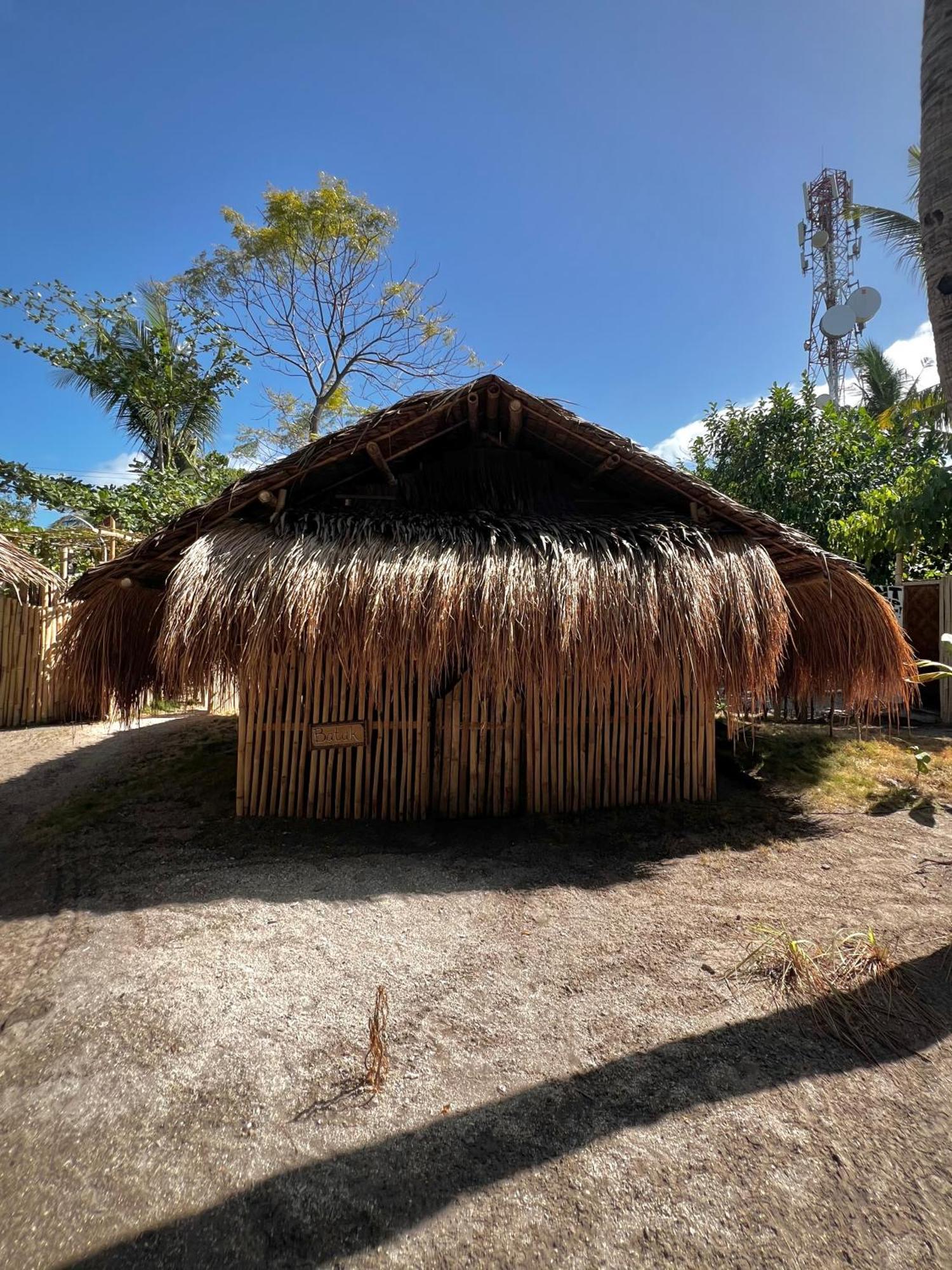 Tribal Huts Community Hostel Daanbantayan Εξωτερικό φωτογραφία