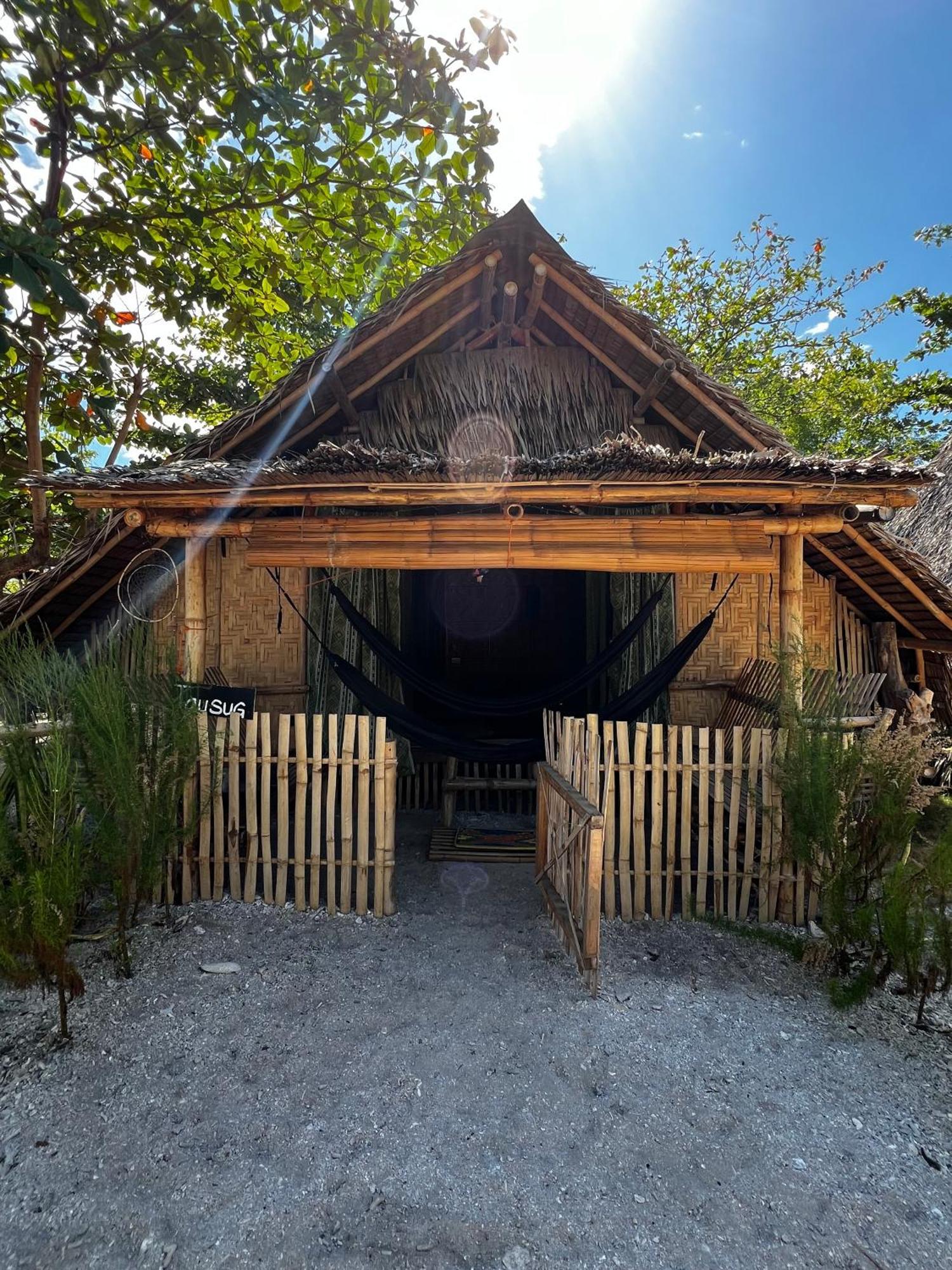 Tribal Huts Community Hostel Daanbantayan Εξωτερικό φωτογραφία