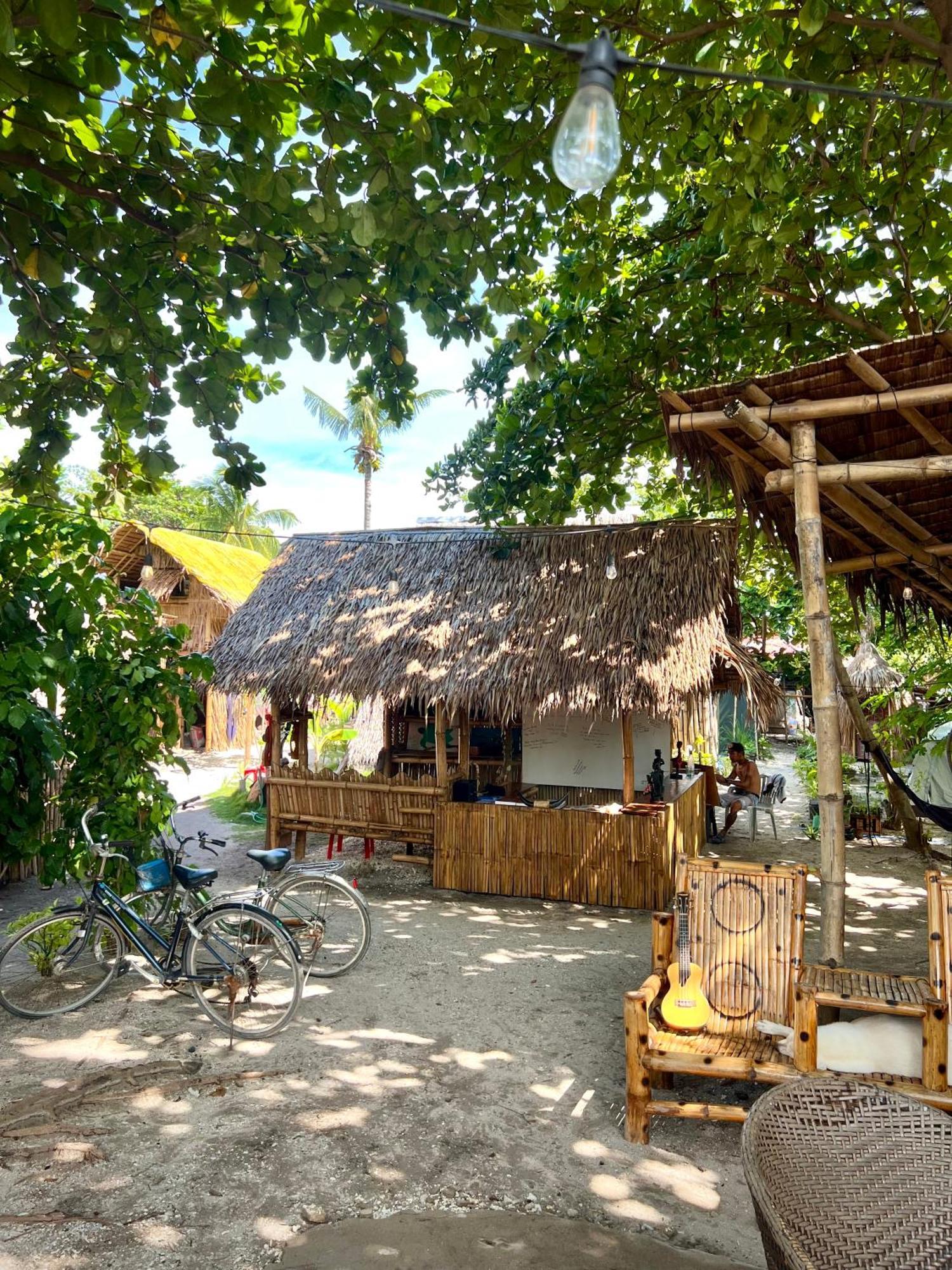 Tribal Huts Community Hostel Daanbantayan Εξωτερικό φωτογραφία