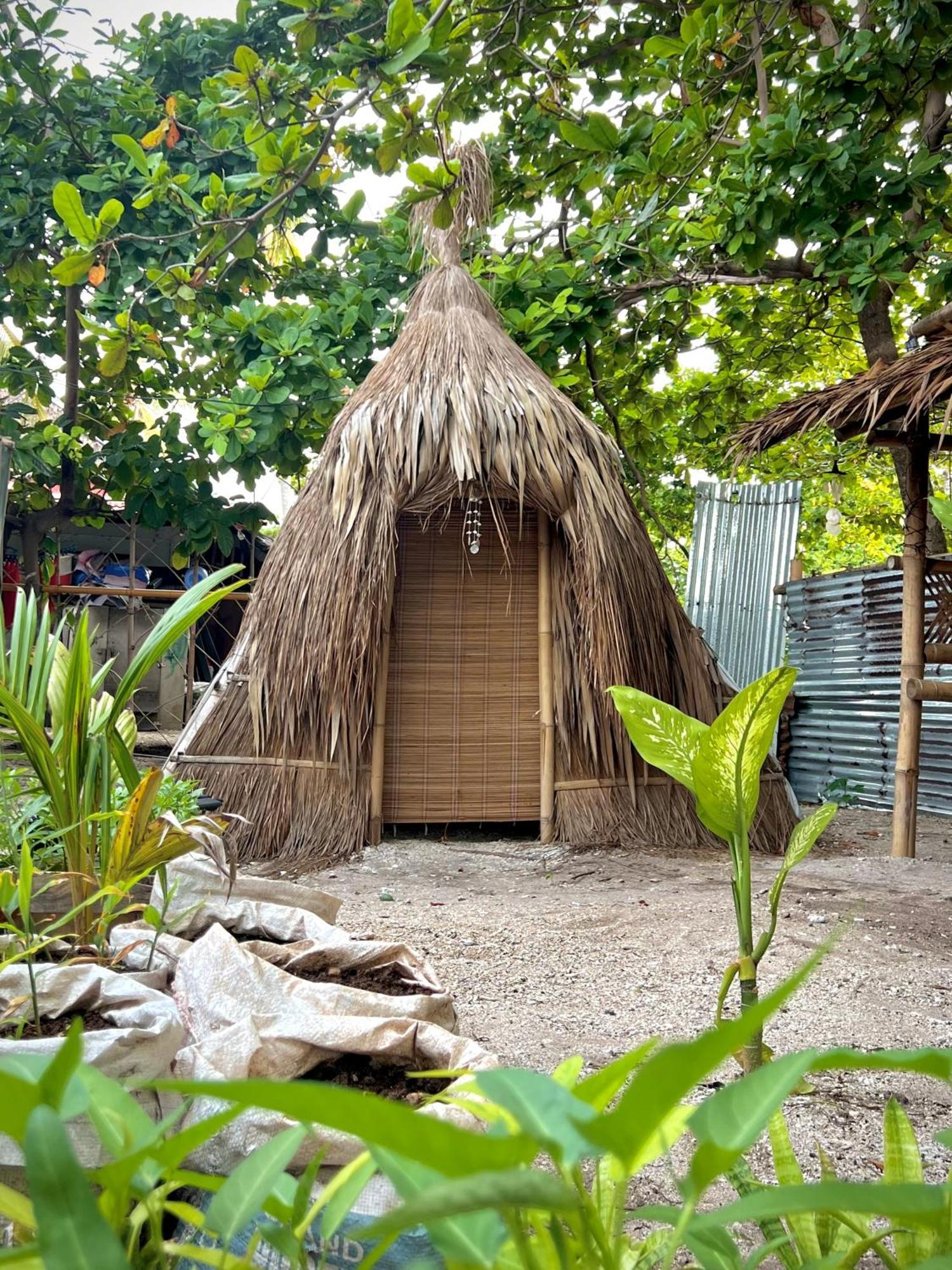 Tribal Huts Community Hostel Daanbantayan Δωμάτιο φωτογραφία