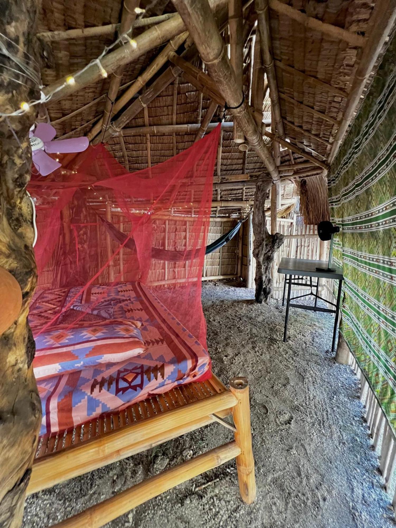 Tribal Huts Community Hostel Daanbantayan Εξωτερικό φωτογραφία